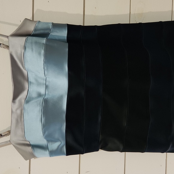 Unique cocktail dress! - Picture 3 of 4